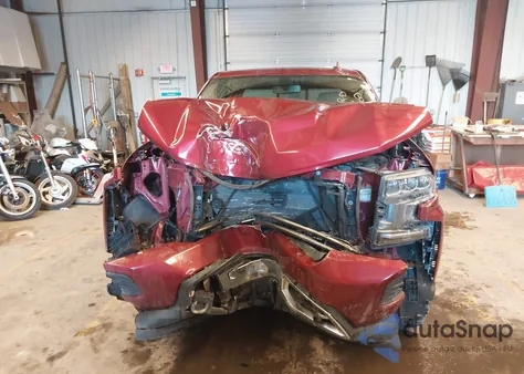 2019 Chevrolet Silverado 1500 High Country z USA, uszkodzony, nr VIN 1GCUYHEL8KZ162842